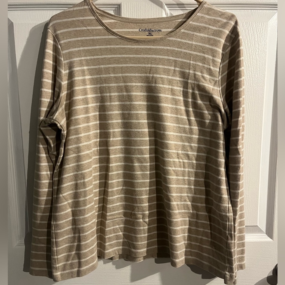 Long sleeve Croft&barrow dress shirt.